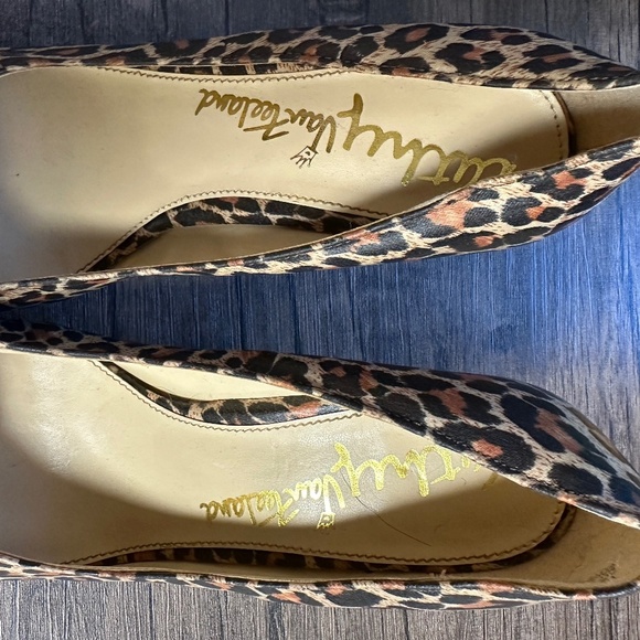 *KATHY VAN ZEELAND* Cheetah Print Pointed Toe Heels Size 9.5 - Picture 4 of 8
